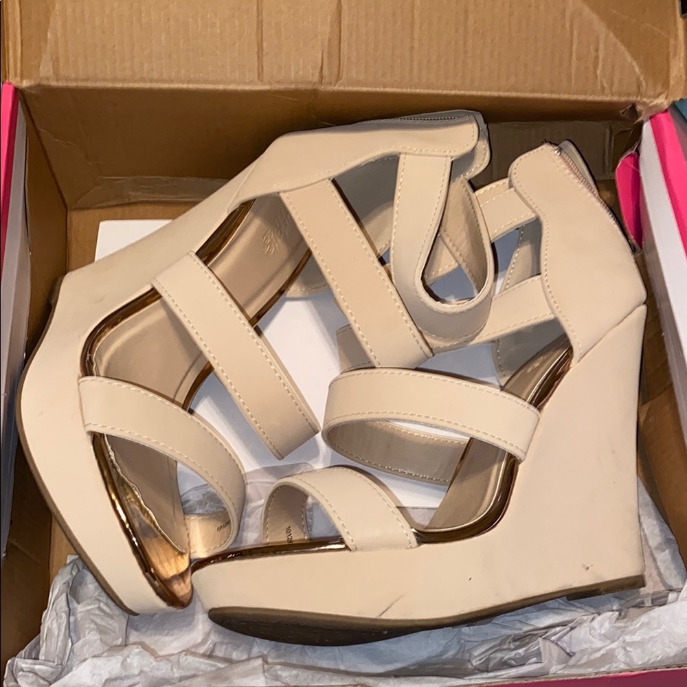 Elegant Cream Wedge Sandals EUC